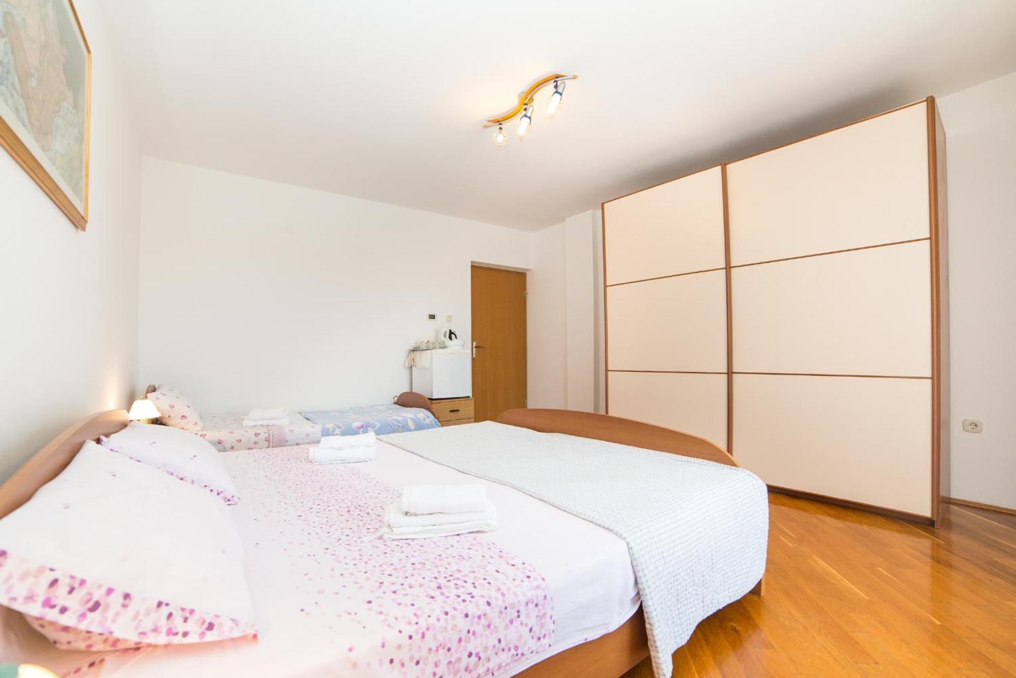 Rooms Glavan 63 โรวีน ภายนอก รูปภาพ